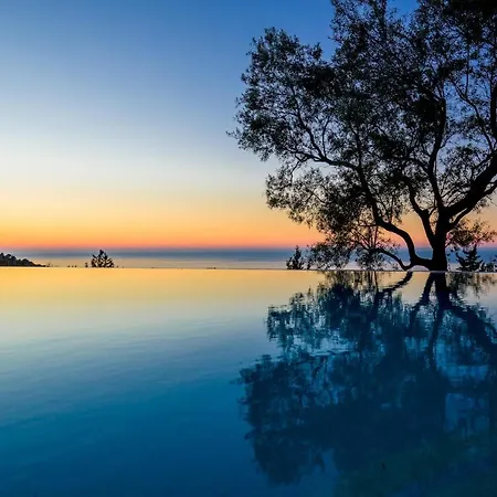 Sole By Vintage Travel *